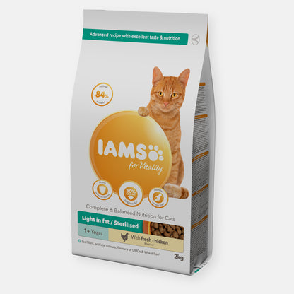 IAMS Vitality Light/Sterilised Cat Food with Fresh Chicken 2KG