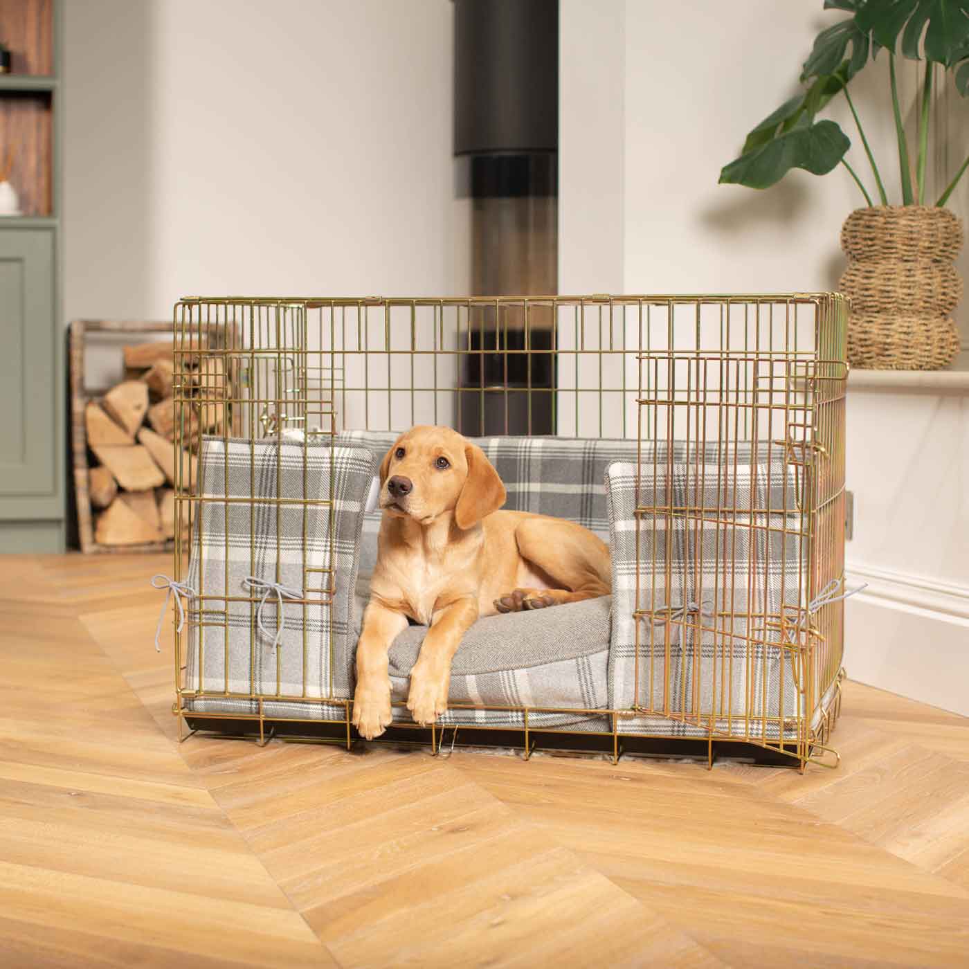 Discover Our Heavy-Duty Dog Crate With Dove Grey Tweed Cushion & Bumper Set! The Perfect Crate Accessories. Available To Personalise Here at Lords & Labradors 