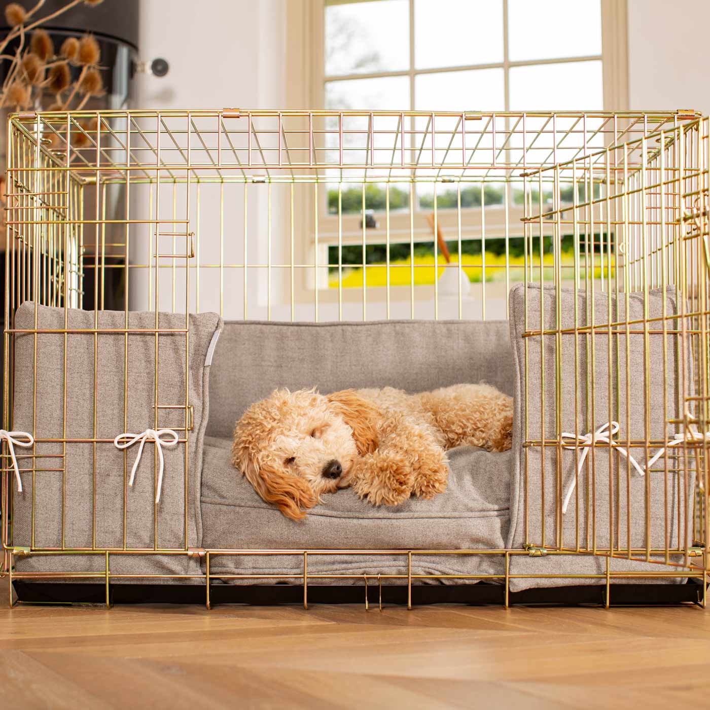 Dog Crate with Cushion & Bumper in Inchmurrin Ground by Lords & Labradors