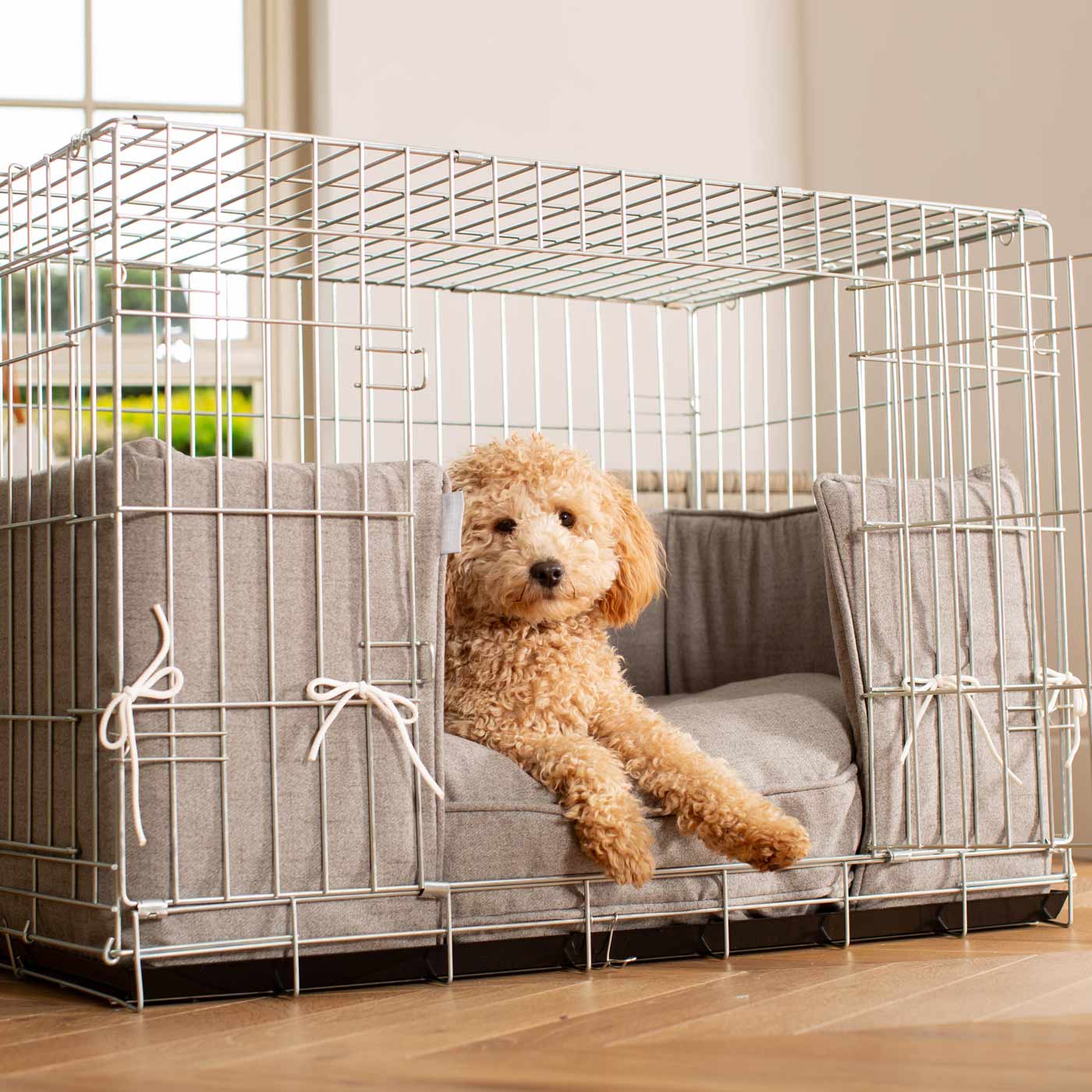 Dog Crate with Cushion & Bumper in Inchmurrin Ground by Lords & Labradors