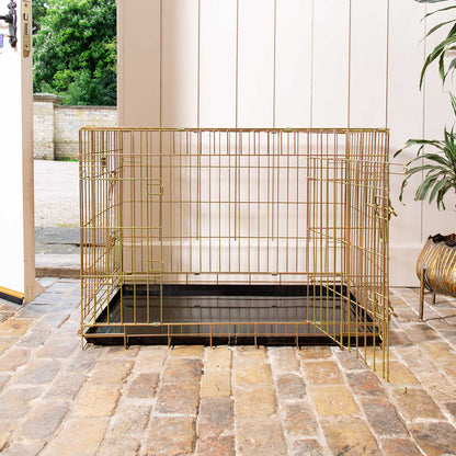 Discover, Imperfect deluxe heavy duty Iridescent Gold dog crate, featuring two doors for easy access and a removable tray for easy cleaning! The ideal choice to keep new puppies safe, made using pet safe galvanised steel! Available now in 5 sizes and three stunning colours at Lords & Labradors