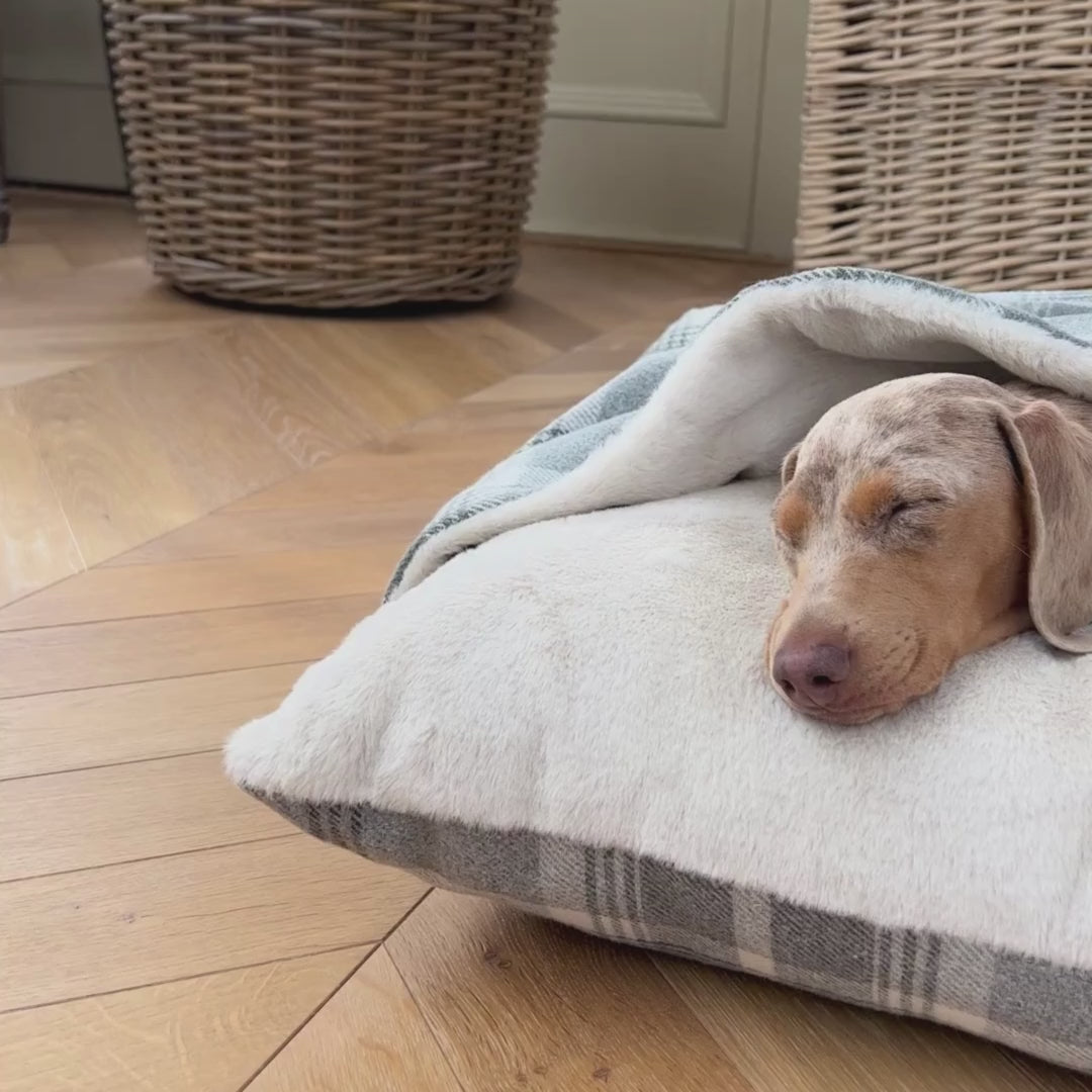 Sleepy Burrows Bed in Dove Grey Tweed Lords Labradors Luxury